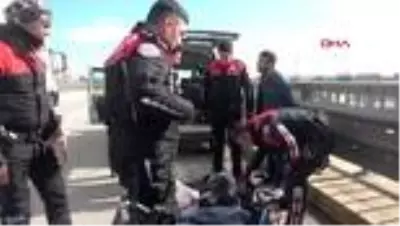 Polisin 'Neden kaçtın?' sorusuna, ehliyetsiz sürücü 'Yüzüm yok' şeklinde cevap verdi Polisin 'Neden kaçtın?' sorusuna, ehliyetsiz sürücü 'Yüzüm yok' şeklinde cevap verdi
