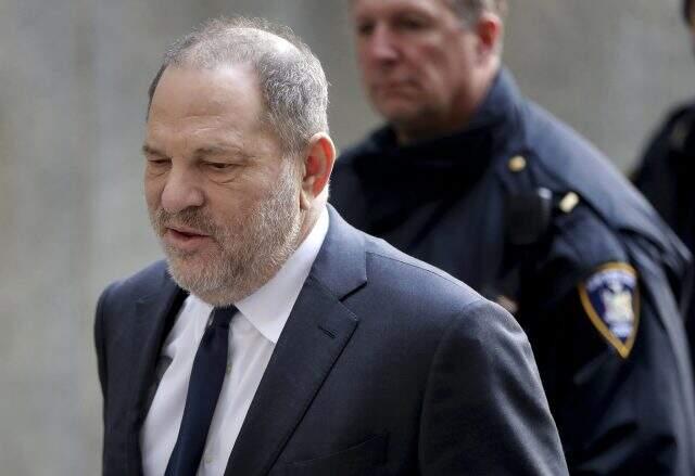 Cinsel tacizle suçlanan Harvey Weinstein'ın avukatı, cinsel ilişki sözleşmesi imzalanması gerektiğini önerdi