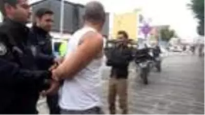 Çöpten topladığı parçalarla yaptığı motosikletine 4 bin lira ceza verildiğini duyunca gözyaşlarına boğuldu Çöpten topladığı parçalarla yaptığı motosikletine 4 bin lira ceza verildiğini duyunca gözyaşlarına boğuldu