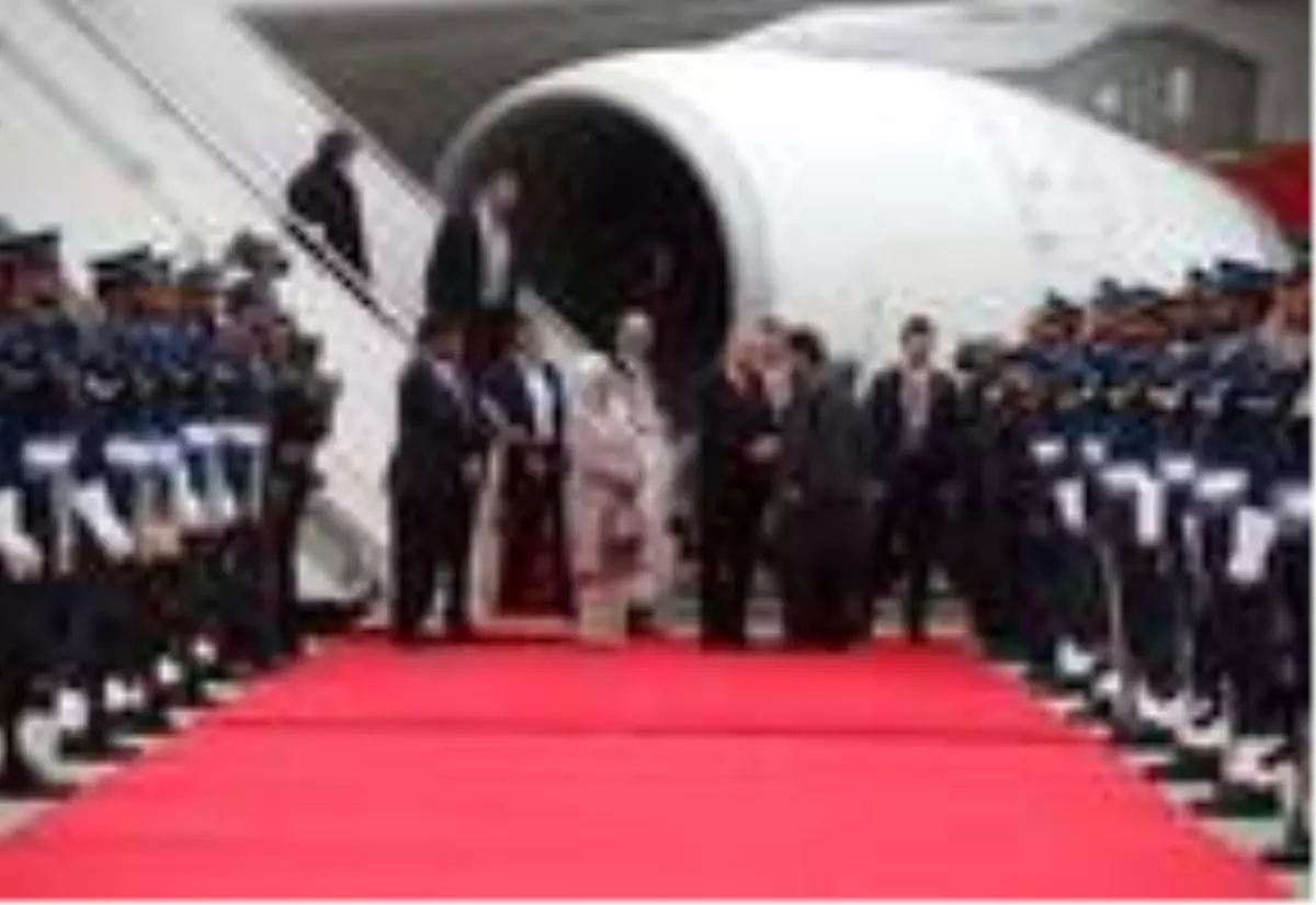 Cumhurbaşkanı Erdoğan Pakistan'da resmi törenle karşılandı