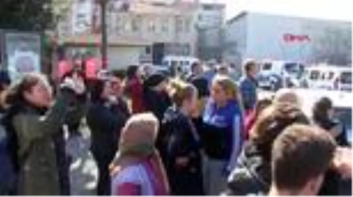 Fatih'te iki katlı binada yangın 2