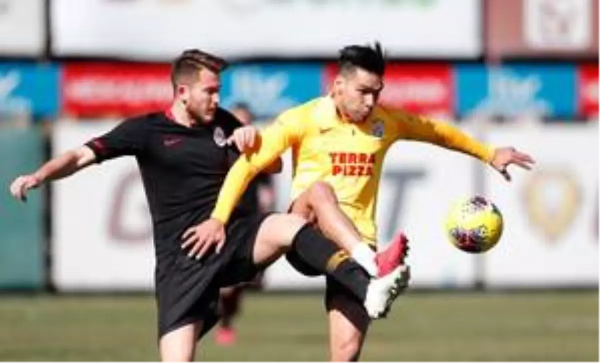 Galatasaray'da Falcao takımla çalışmalara başladı