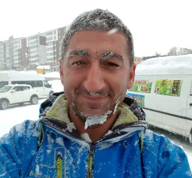Kar kütlelerinin altında kalmaktan son anda kurtuldular