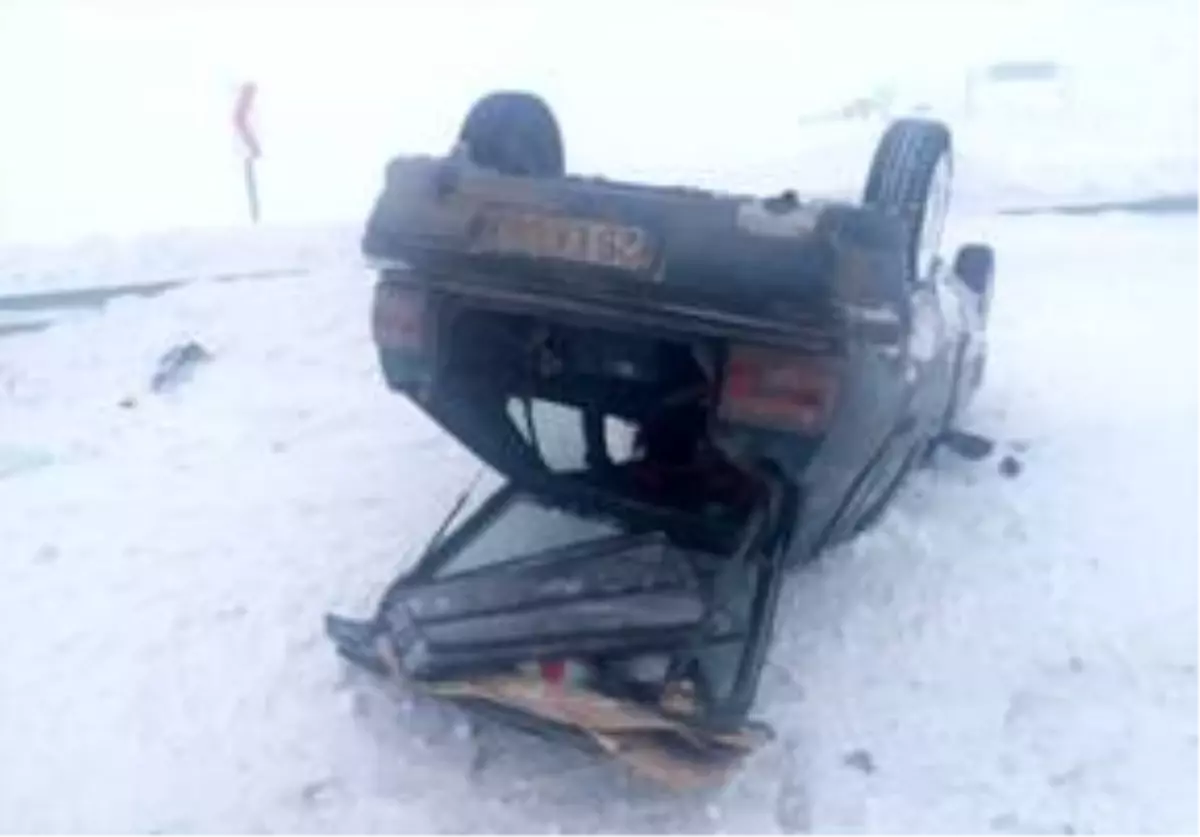 Kars'ta otomobil devrildi: 3 yaralı