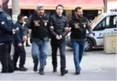 Kavgayı ayıran kişiyi bıçaklayarak öldüren zanlı: Babam gibi severdim Kavgayı ayıran kişiyi bıçaklayarak öldüren zanlı: Babam gibi severdim