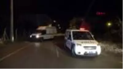Kontrolden çıkan otomobil evin duvarını yıktı: 4 yaralı