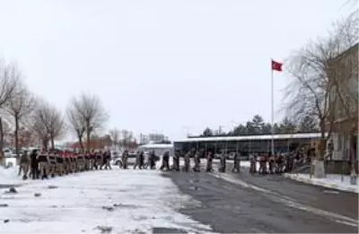 Muş merkezli 5 ilde PKK/KCK'ya yönelik operasyonda 39 şüpheli yakalandı