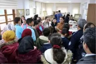 Öğrenciler Yunus Emre Kültür Parkı çok sevdi Öğrenciler Yunus Emre Kültür Parkı çok sevdi