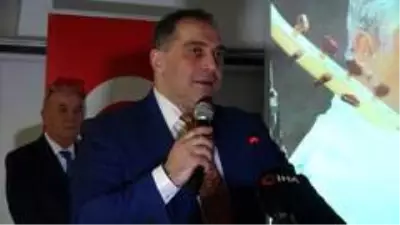 Ozan Arif mezarı başında anıldı