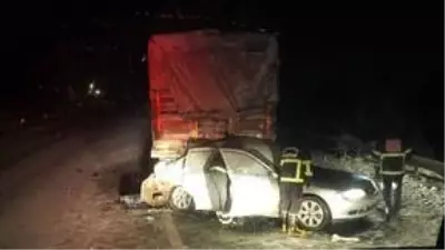 Şanlıurfa'da otomobilin tırla çarpışması sonucu 3 kişi öldü