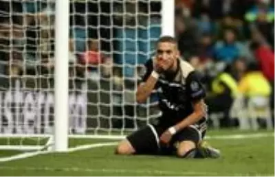 Takım arkadaşı ve hocası, Hakim Ziyech'in Chelsea'ye transferini duyurdular