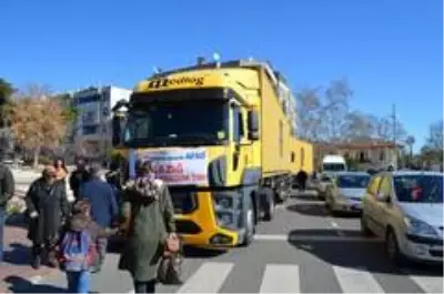 Tekirdağ'dan Elazığ'a 4 tır yardım yola çıktı Tekirdağ'dan Elazığ'a 4 tır yardım yola çıktı