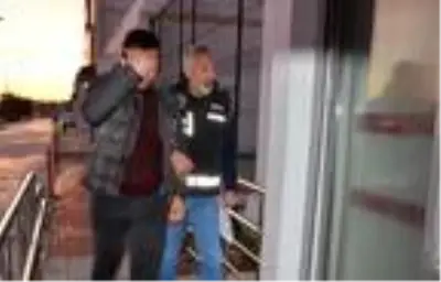Adana'da 156 milyon liralık senet çetesine operasyon: 10 gözaltı Adana'da 156 milyon liralık senet çetesine operasyon: 10 gözaltı