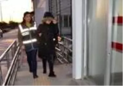 Adana'da 156 milyon liralık senet çetesine operasyon: 10 gözaltı Adana'da 156 milyon liralık senet çetesine operasyon: 10 gözaltı