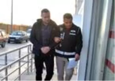 Adana'da 156 milyon liralık senet çetesine operasyon: 10 gözaltı Adana'da 156 milyon liralık senet çetesine operasyon: 10 gözaltı