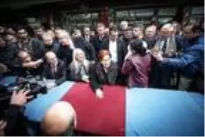 Akşener: İstifa saygı duyulması gereken bir kavramdır Akşener: İstifa saygı duyulması gereken bir kavramdır