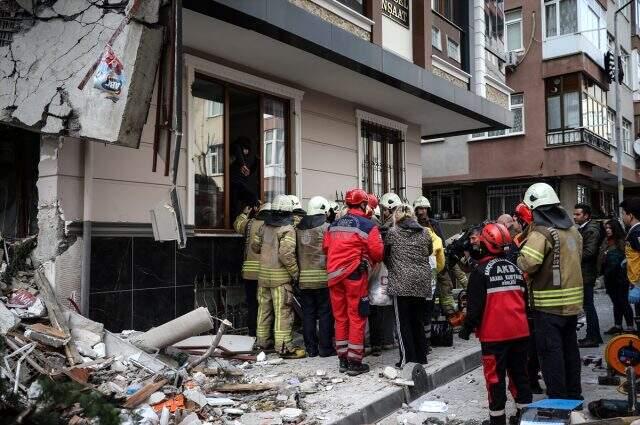 Bahçelievler Belediye Başkanı: Binanın çökme nedeni kolon demirlerinin satılmak üzere alınması