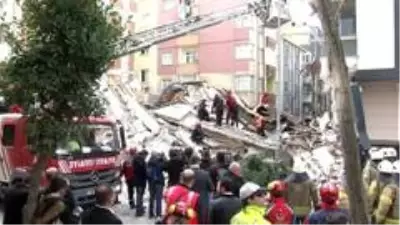 Bahçelievler'de 7 katlı bina çöktü, AFAD hassas cihazlarla ses dinleme çalışması yaptı