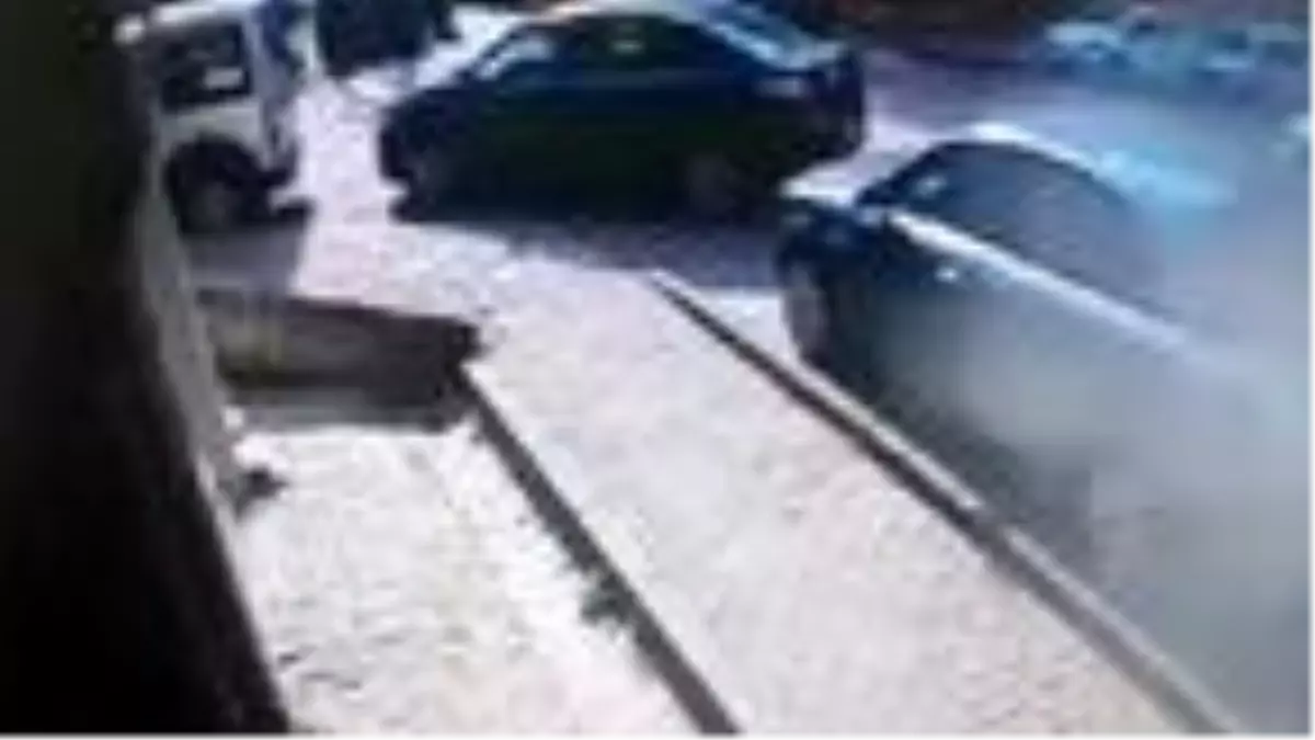 Bahçelievler'de binanın çökmesi sırasında yaşananlar güvenlik kamerasında