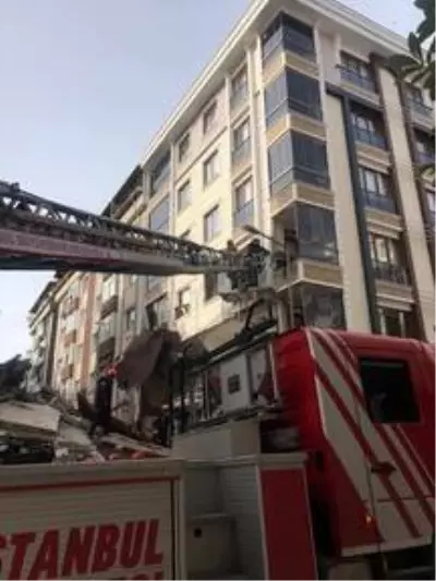Bahçelievler'de boş bina çöktü Bahçelievler'de boş bina çöktü
