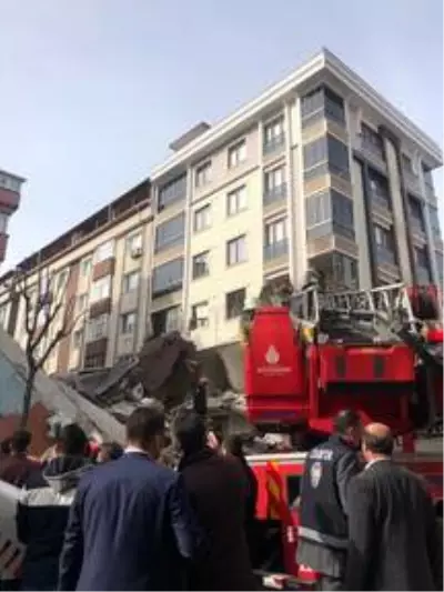 Bahçelievler'de boş bina çöktü Bahçelievler'de boş bina çöktü