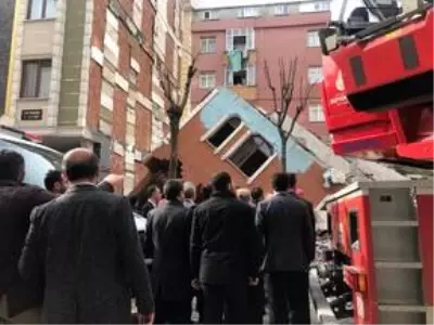 Bahçelievler'de boş bina çöktü Bahçelievler'de boş bina çöktü
