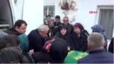 Bergama'daki 4 kişinin öldüğü kazada, bir otomobil sürücüsü tutuklandı Bergama'daki 4 kişinin öldüğü kazada, bir otomobil sürücüsü tutuklandı