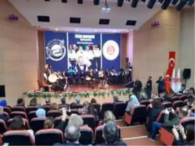 'Bir İyilik Senfonisi' birbirinden güzel türküleri adliyede seslendirdi 'Bir İyilik Senfonisi' birbirinden güzel türküleri adliyede seslendirdi