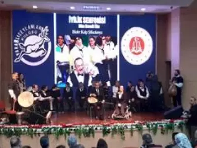 'Bir İyilik Senfonisi' birbirinden güzel türküleri adliyede seslendirdi 'Bir İyilik Senfonisi' birbirinden güzel türküleri adliyede seslendirdi