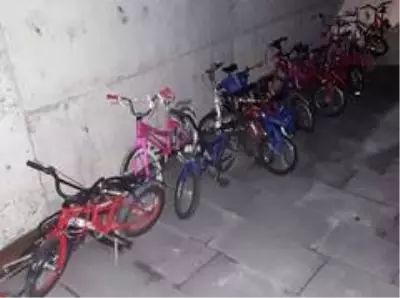 Bisiklet ve bebek arabaları çalan hırsız tutuklandı