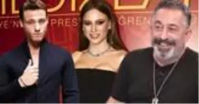 Cem Yılmaz'dan Serenay Sarıkaya'nın eski aşkı Kerem Bursin'e gönderme: Bir bu kalmıştı Cem Yılmaz'dan Serenay Sarıkaya'nın eski aşkı Kerem Bursin'e gönderme: Bir bu kalmıştı