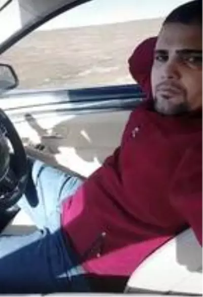 Direksiyonu bırakıp, dans eden trafik magandasına tepki Direksiyonu bırakıp, dans eden trafik magandasına tepki