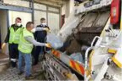 Ekiplerin baskın yaptıkları depoda kilolarca sakatat ve pişirilmiş kelle ele geçirdi Ekiplerin baskın yaptıkları depoda kilolarca sakatat ve pişirilmiş kelle ele geçirdi