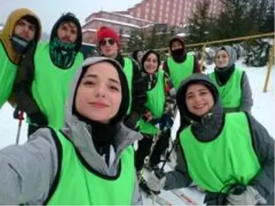Kartepe'de ücretsiz kayak kursu başladı Kartepe'de ücretsiz kayak kursu başladı