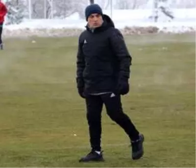 Rıza Çalımbay: Mert Hakan'ı Trabzonspor maçında riske etmeyebiliriz Rıza Çalımbay: Mert Hakan'ı Trabzonspor maçında riske etmeyebiliriz