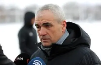Rıza Çalımbay: Mert Hakan'ı Trabzonspor maçında riske etmeyebiliriz Rıza Çalımbay: Mert Hakan'ı Trabzonspor maçında riske etmeyebiliriz