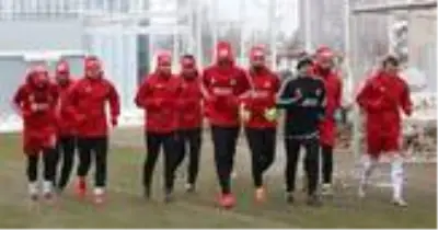 Rıza Çalımbay: Mert Hakan'ı Trabzonspor maçında riske etmeyebiliriz