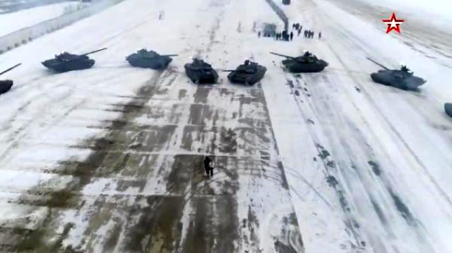 https://foto.haberler.com/haber/2020/02/14/rus-asker-kiz-arkadasina-16-tankla-evlenme-teklif-12918858_4260_m.jpg