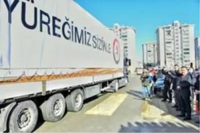 Samsun'dan depremzedelere 2 tır dolusu gıda yardımı