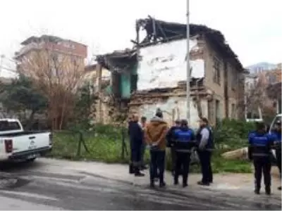 Sanatçı Salkım'ın doğup büyüdüğü ev yıkıldı