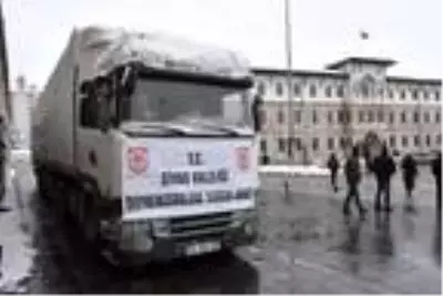 Sivas'tan deprem bölgelerine 3 TIR'lık yardım