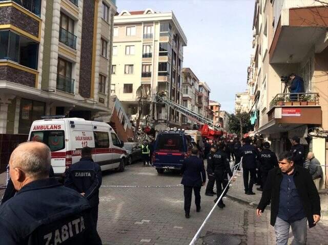 Son dakika: Bahçelievler'de daha önce boşaltılan 7 katlı bina çöktü