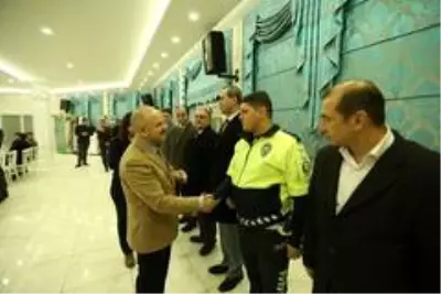 Vali Çakacak, ayın başarılı polislerine ödül verdi Vali Çakacak, ayın başarılı polislerine ödül verdi
