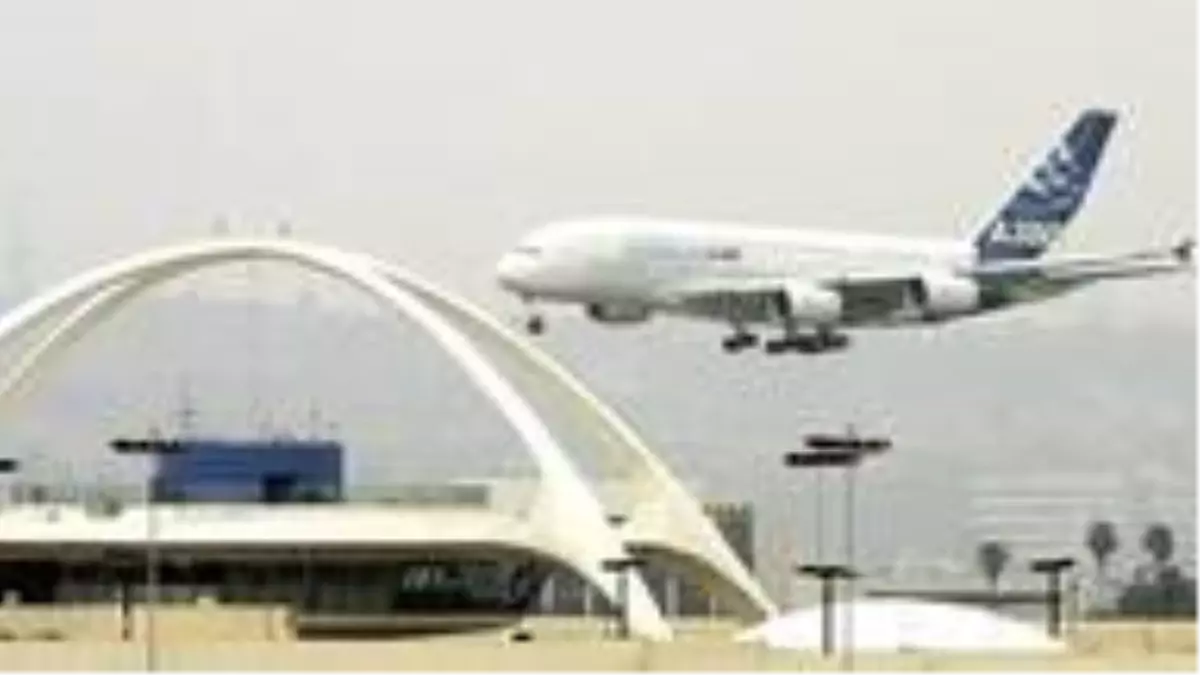 ABD, Avrupa'dan ithal ettiği Airbus uçakları için gümrük tarifesini artırıyor