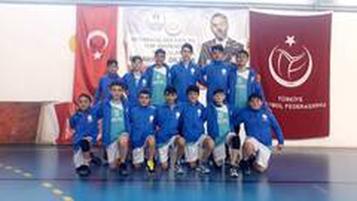 Aşkale Gençlik Spor Voleybol takımı Gümüşhane'de avantaj elde etti