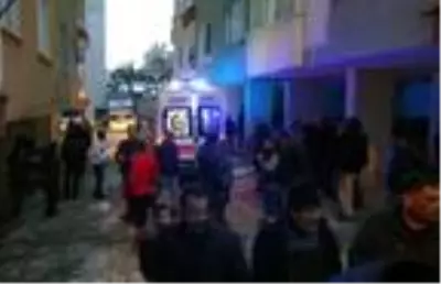 Ayrı yaşadığı eşi gönderdiği çiçeği kabul etmeyince intihara kalkıştı Ayrı yaşadığı eşi gönderdiği çiçeği kabul etmeyince intihara kalkıştı
