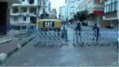 Bahçelievler'de çöken binanın çevresinde güvenlik önlemleri devam ediyor