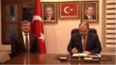 Bakan Varank, AK Parti İl Başkanlığını ziyaret etti Bakan Varank, AK Parti İl Başkanlığını ziyaret etti