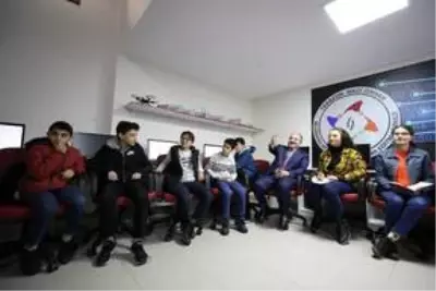 Bakan Varank, Trabzon Deneyap Atölyesi'ni ziyaret etti Açıklaması Bakan Varank, Trabzon Deneyap Atölyesi'ni ziyaret etti Açıklaması