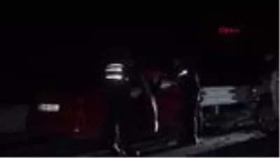 Bartın'da 2 otomobil çarpıştı 5 kişi yaralı